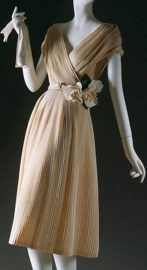 1950 dior style ladies coat|christian Dior partie fine dress.